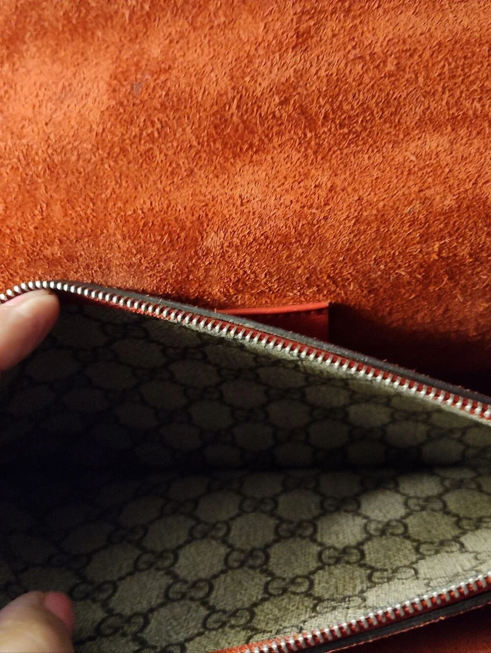 Gucci GG Supreme Beige and Red Dionysus Shoulder Bag COA And Posh Authenticated.